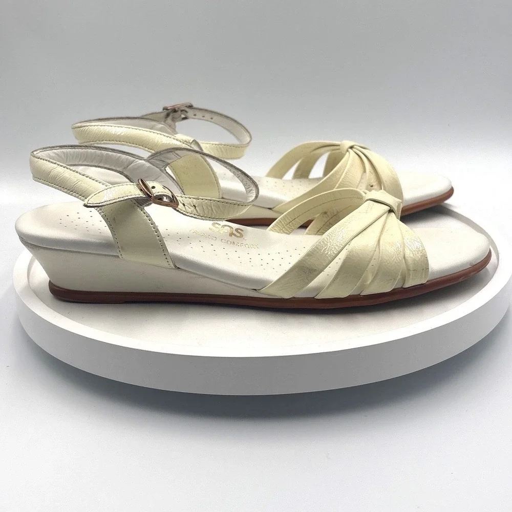 SAS Tripad Comfort Women 9 M Cream Leather Wedge Sandals Ankle Strap Made in USA